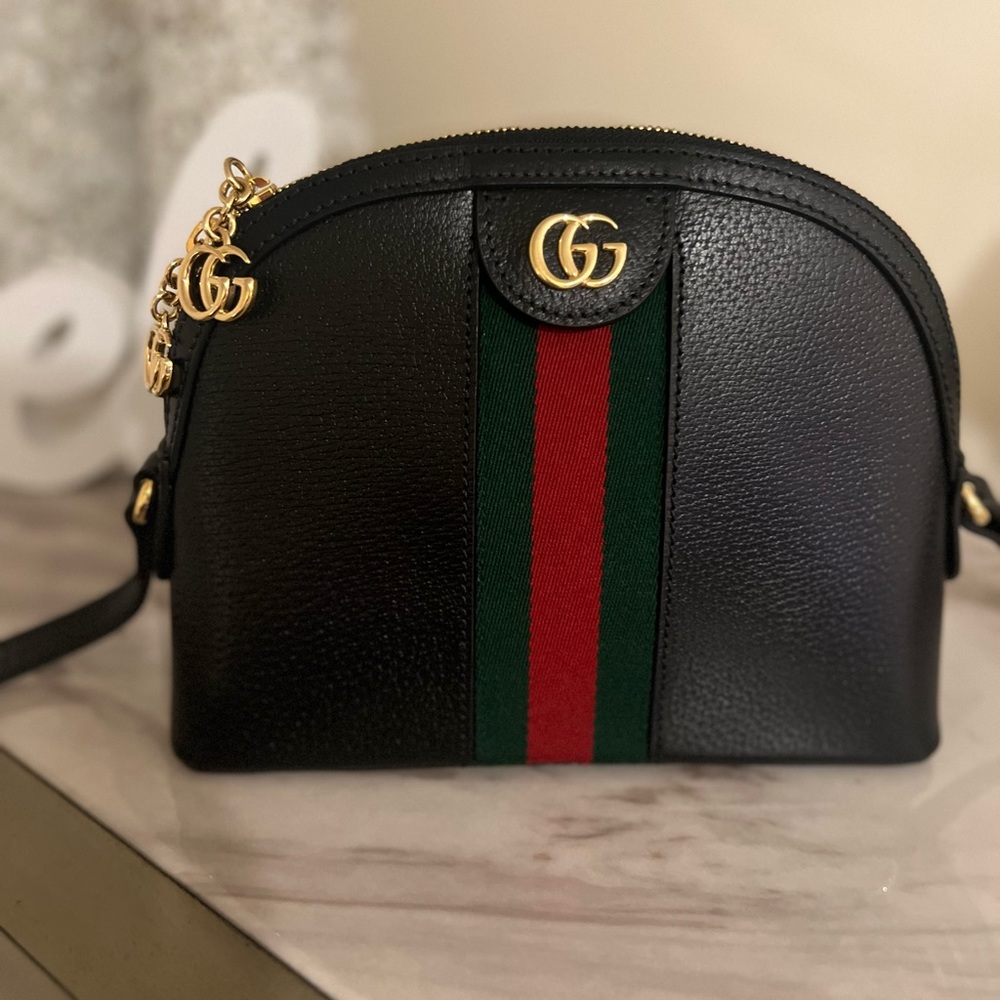 ‼️Sold‼️💯 Authentic Gucci Ophedia GG Shoulder bag.